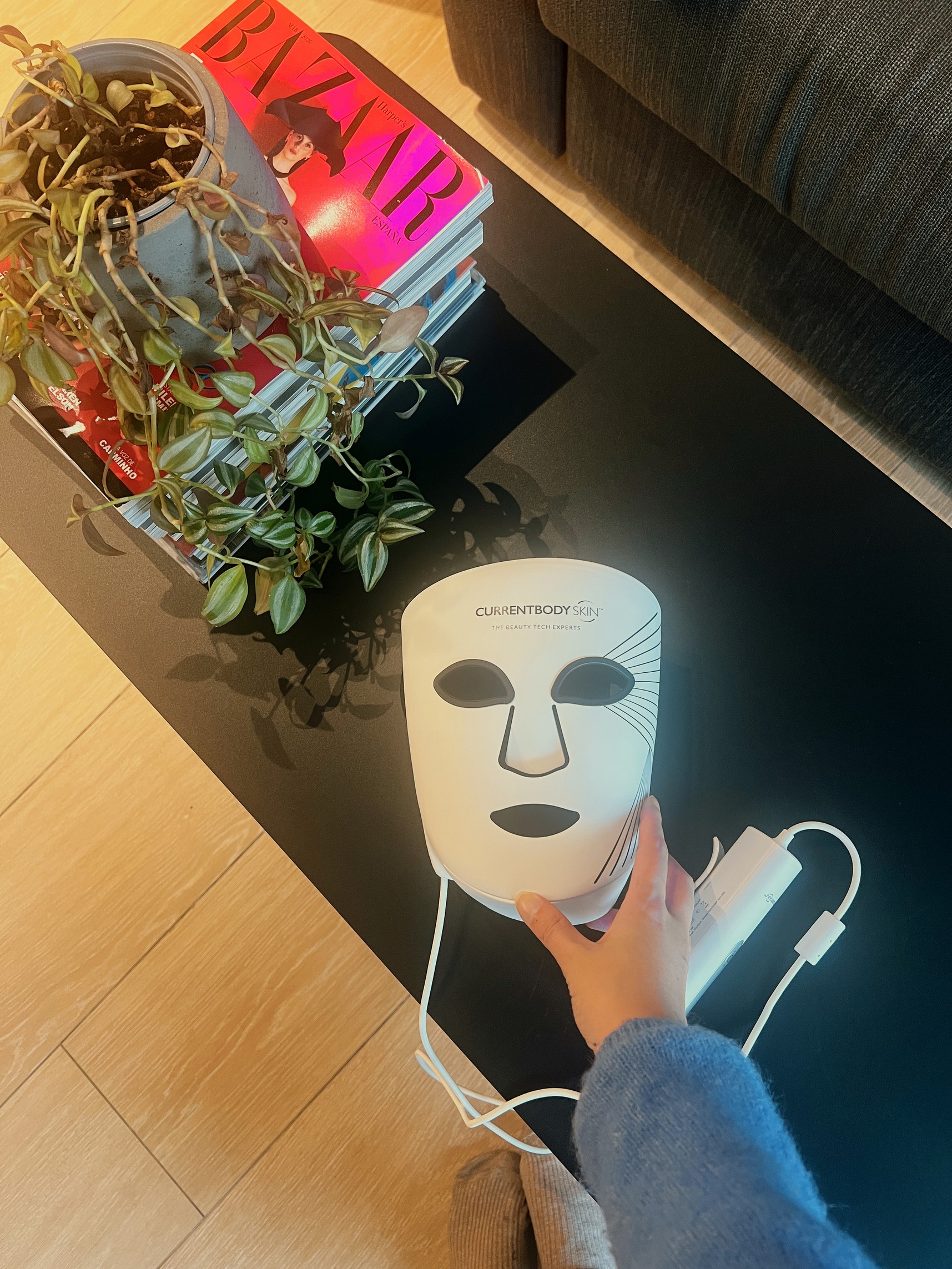 ¿Por qué es una buena opción usar Current Body con rosácea? Todo lo que una máscara LED roja puede hacer para tu piel